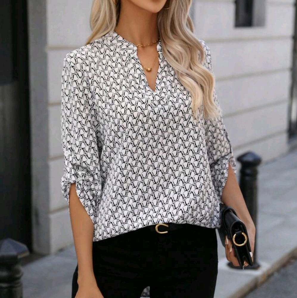 NWOT SHEIN Size XS Black and White 3/4 Sleeve Buttoned Blouse